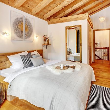 Landhaus Trinis - Gaestezimmer - Bad - Bett - Kleine Kaffee - Tee-Theke Mit Kuehlschrank - Parkplatz Rottach-Egern Exterior photo