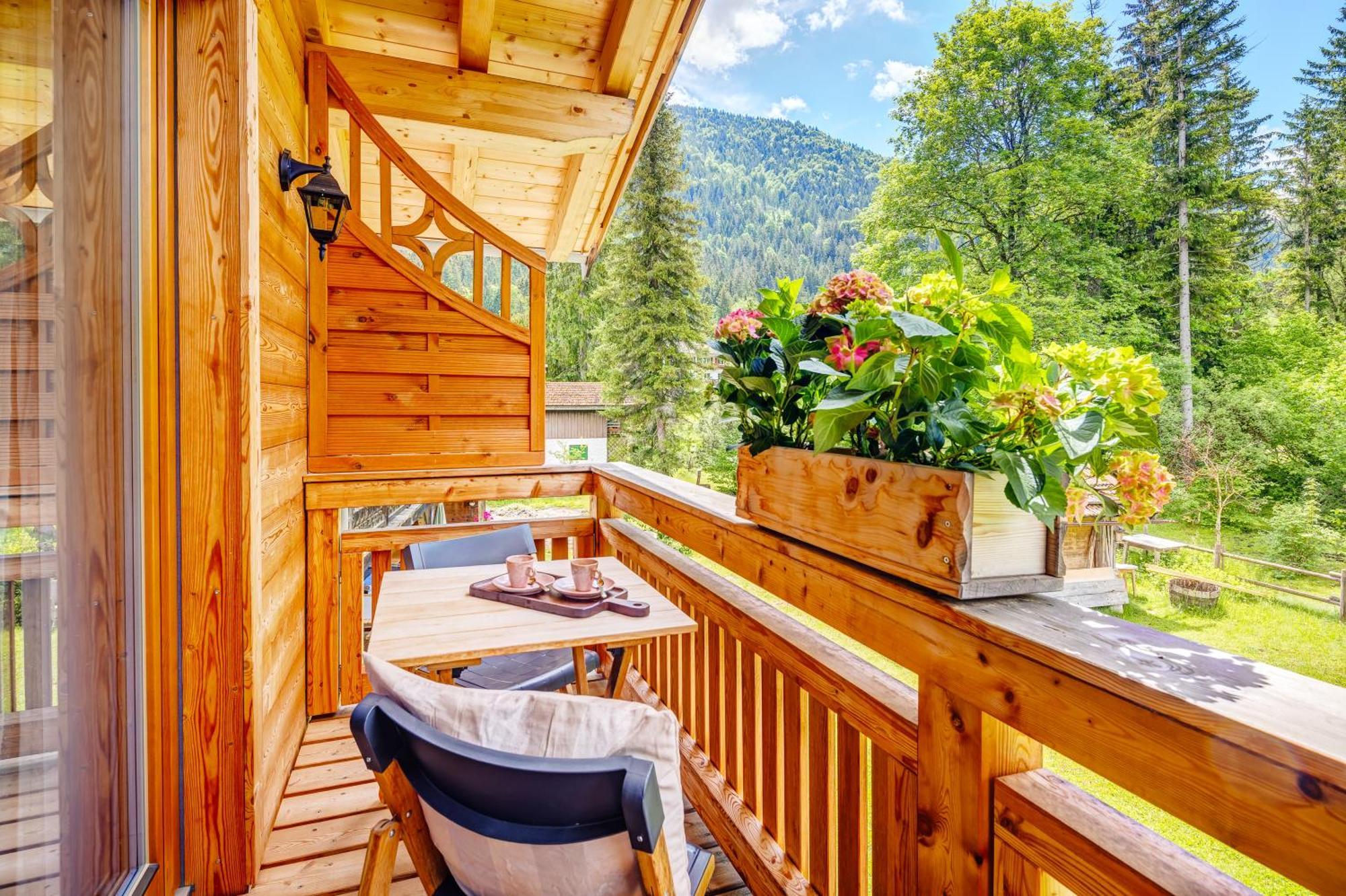 Landhaus Trinis - Gaestezimmer - Bad - Bett - Kleine Kaffee - Tee-Theke Mit Kuehlschrank - Parkplatz Rottach-Egern Exterior photo