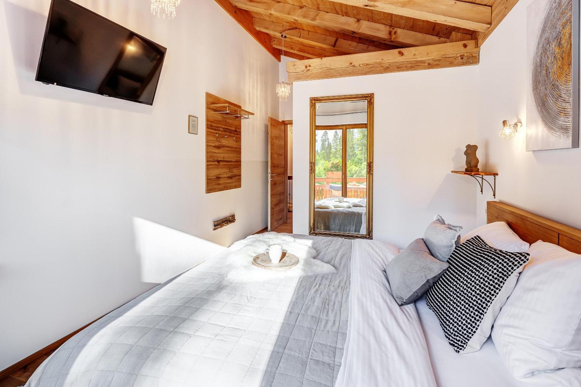 Landhaus Trinis - Gaestezimmer - Bad - Bett - Kleine Kaffee - Tee-Theke Mit Kuehlschrank - Parkplatz Rottach-Egern Exterior photo