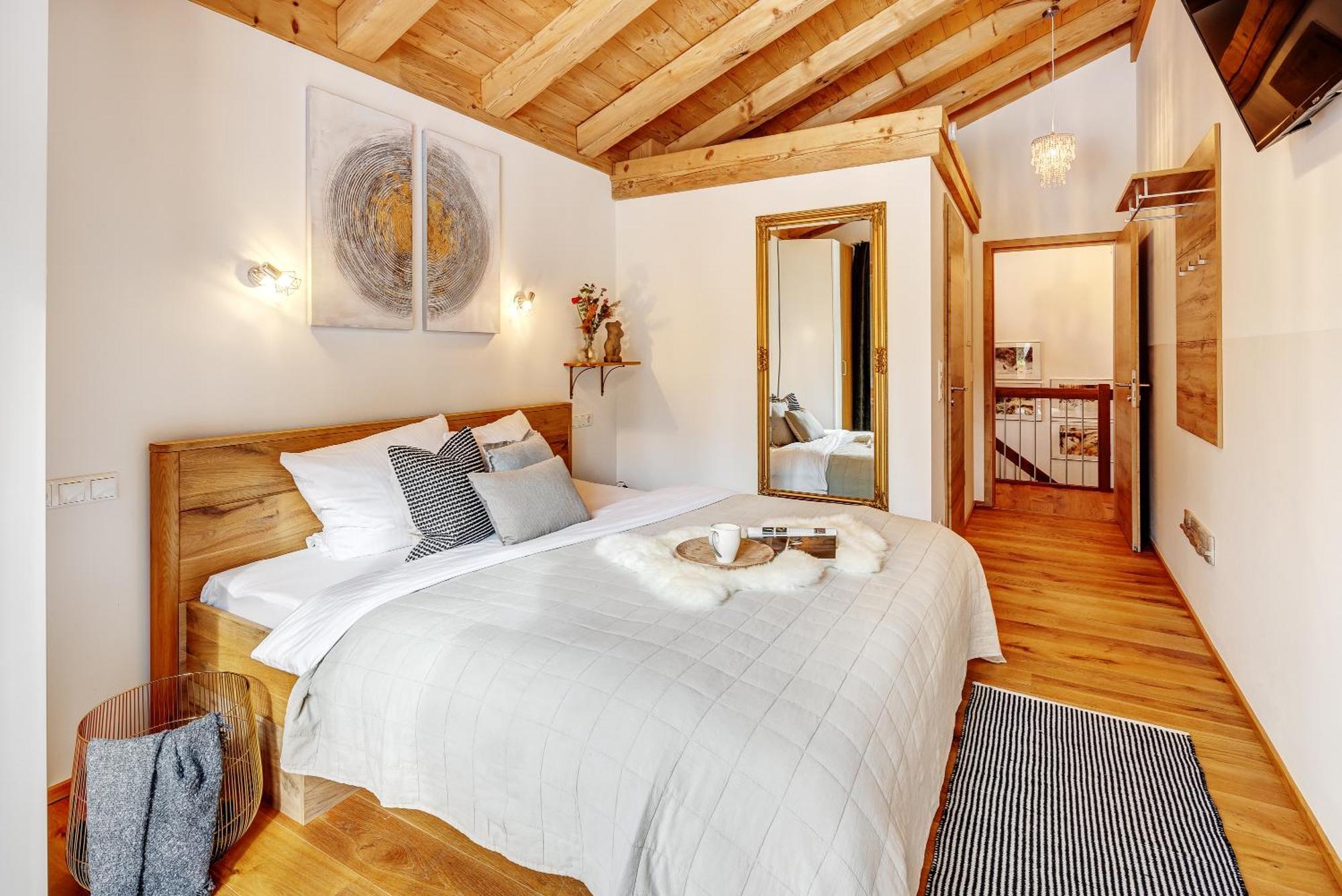 Landhaus Trinis - Gaestezimmer - Bad - Bett - Kleine Kaffee - Tee-Theke Mit Kuehlschrank - Parkplatz Rottach-Egern Exterior photo