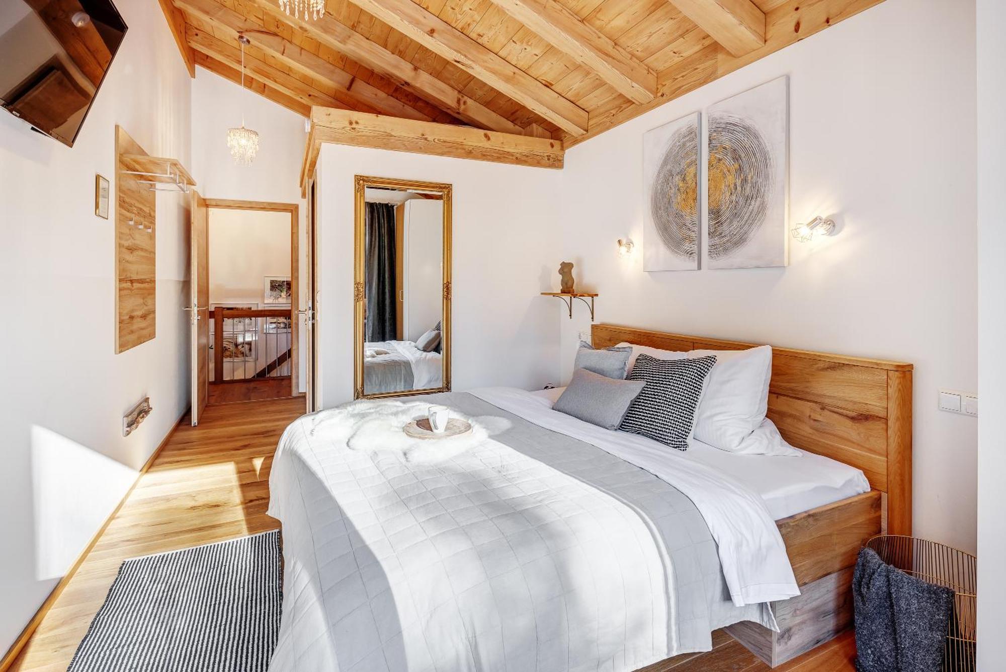 Landhaus Trinis - Gaestezimmer - Bad - Bett - Kleine Kaffee - Tee-Theke Mit Kuehlschrank - Parkplatz Rottach-Egern Exterior photo