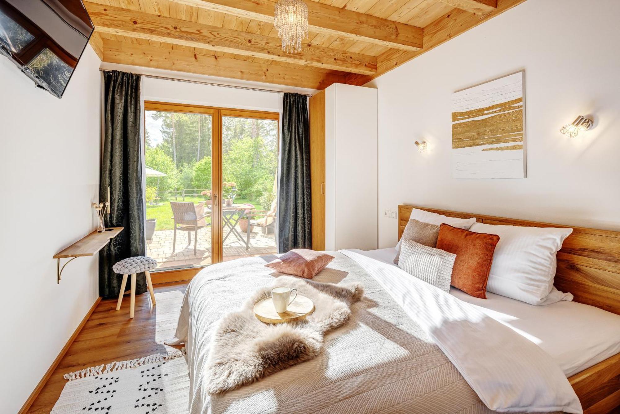 Landhaus Trinis - Gaestezimmer - Bad - Bett - Kleine Kaffee - Tee-Theke Mit Kuehlschrank - Parkplatz Rottach-Egern Exterior photo