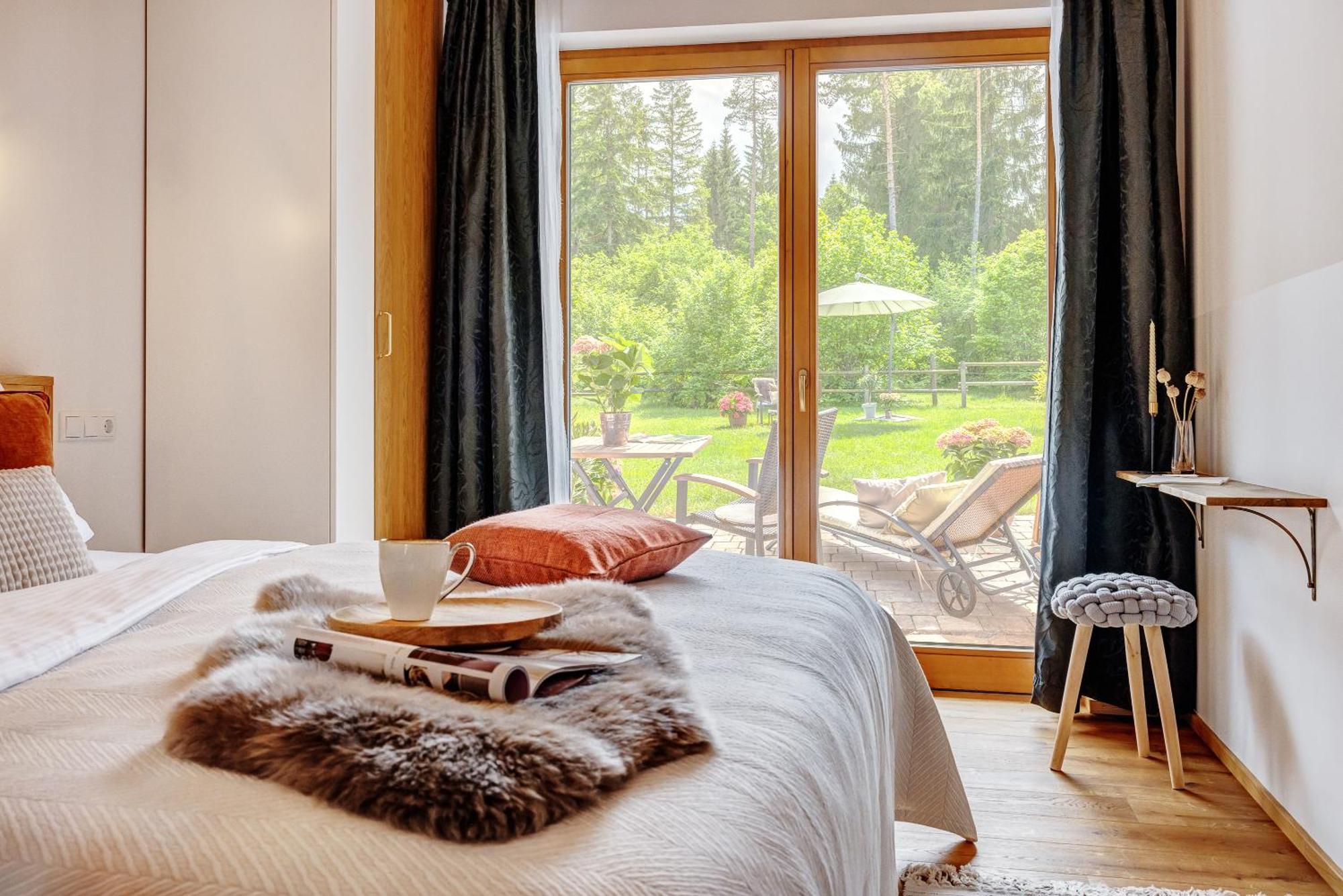 Landhaus Trinis - Gaestezimmer - Bad - Bett - Kleine Kaffee - Tee-Theke Mit Kuehlschrank - Parkplatz Rottach-Egern Exterior photo
