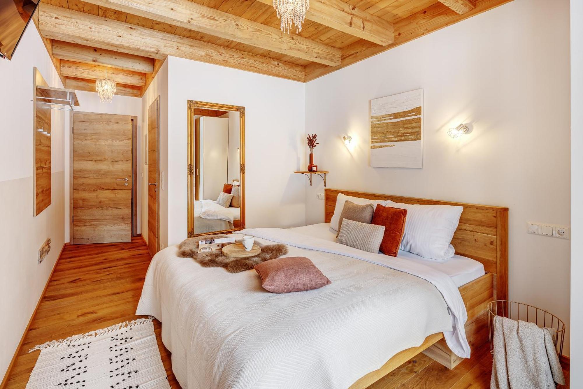 Landhaus Trinis - Gaestezimmer - Bad - Bett - Kleine Kaffee - Tee-Theke Mit Kuehlschrank - Parkplatz Rottach-Egern Exterior photo